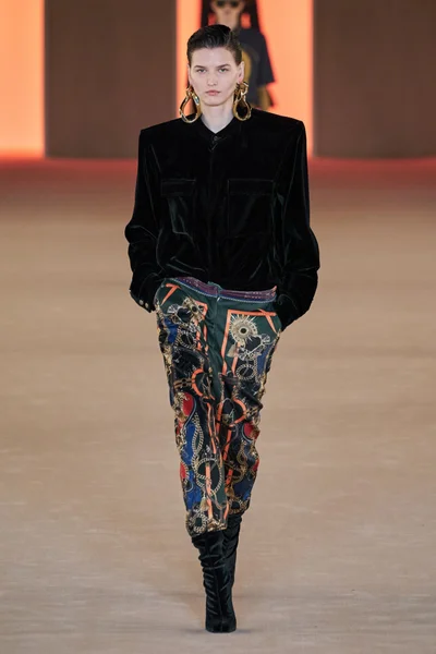 Look 27
